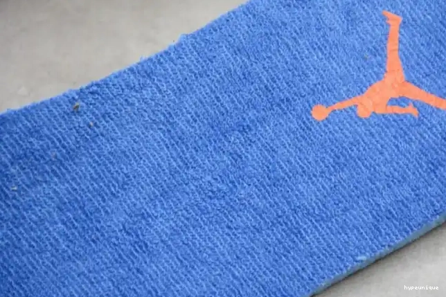 HYPE Air Rivals' 3 'Knicks Retro Jordan 136064-148 0524